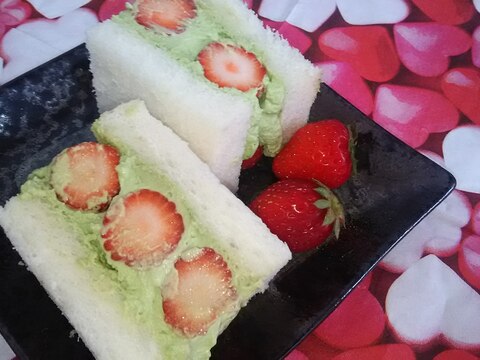 いちごの抹茶ホイップサンド♪